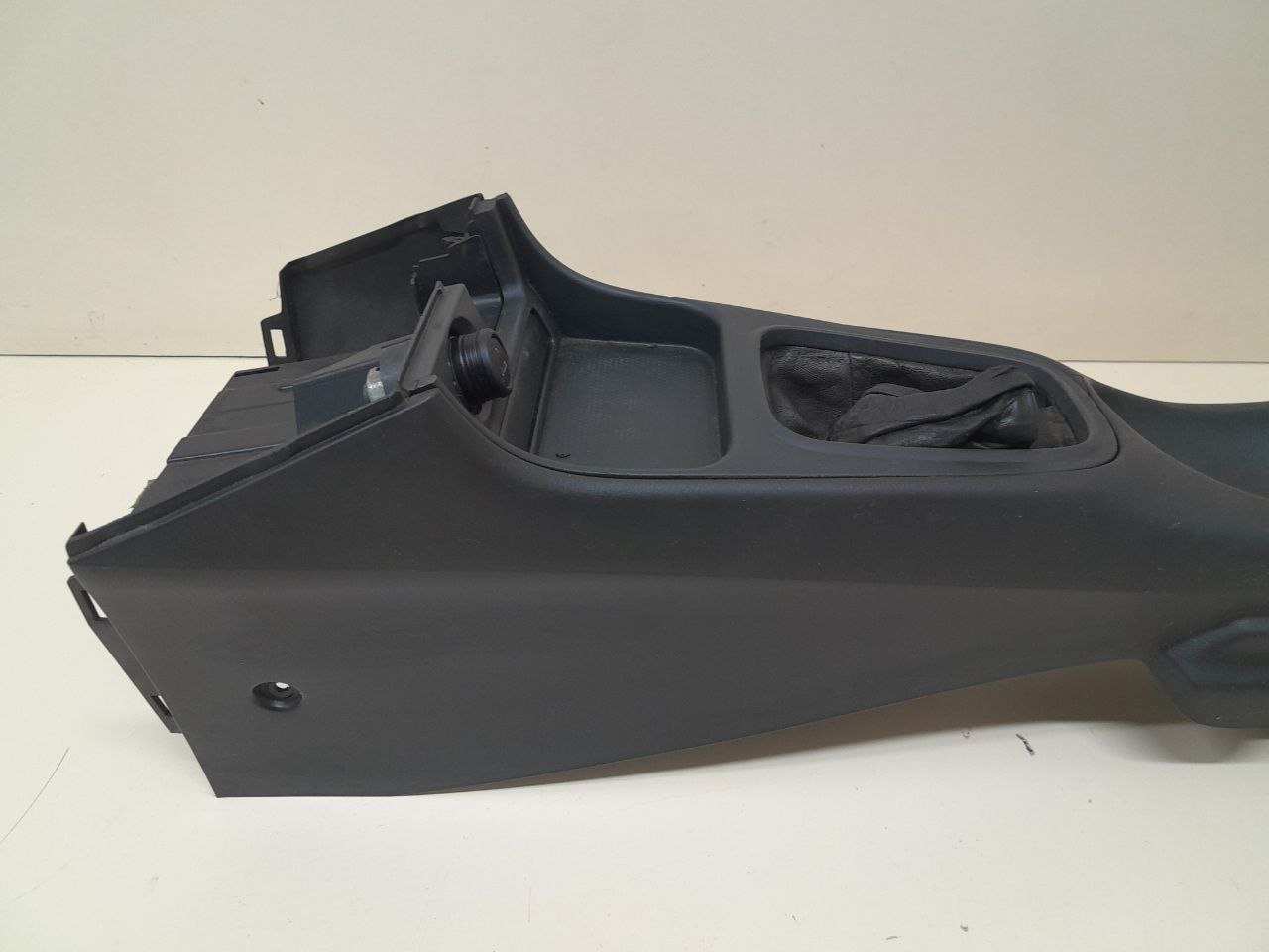 Консоль центральная Nissan Almera (N16) 2000-2006 Консоль центральная Nissan Almera (N16) 2000-2006
