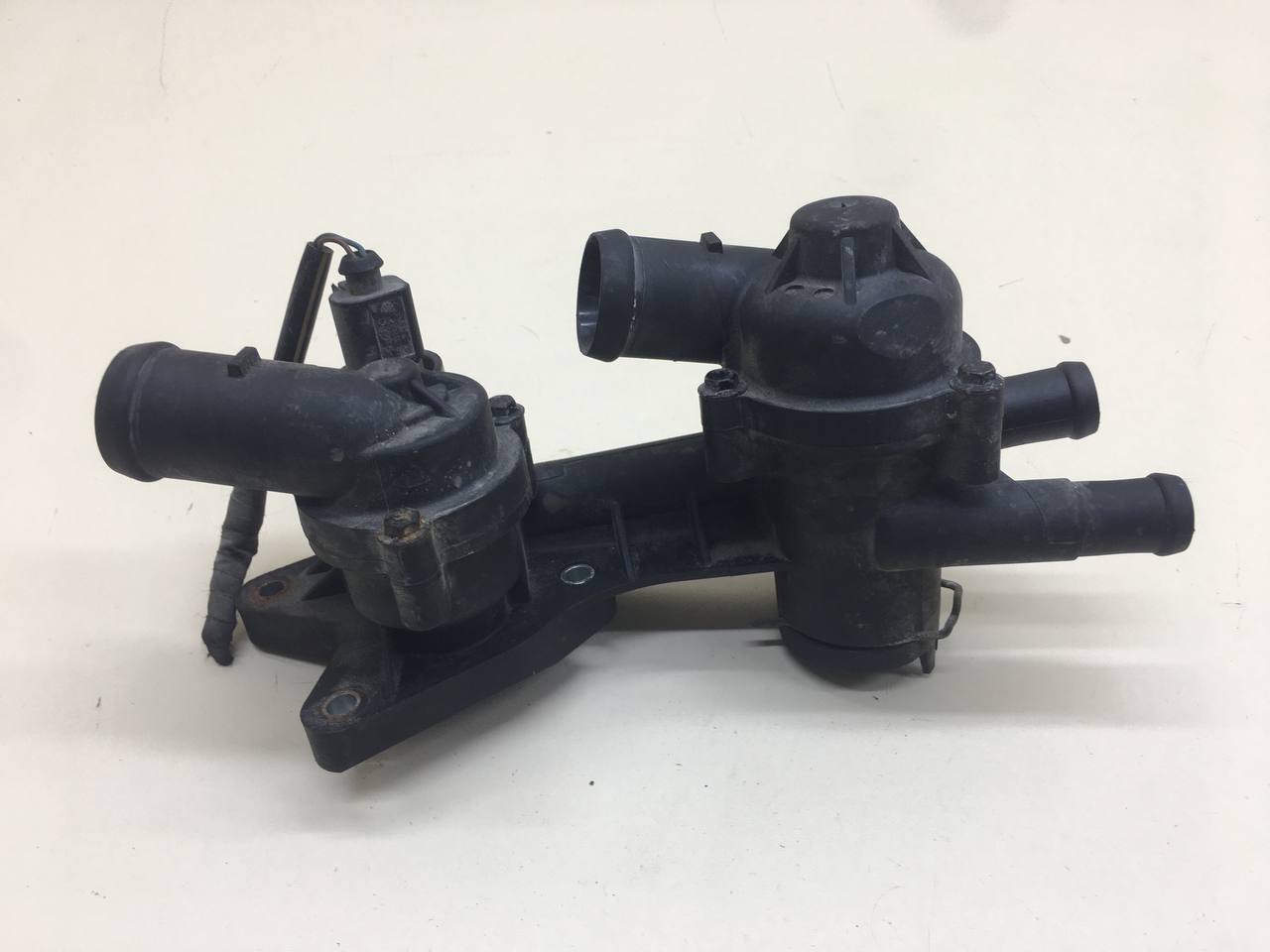 Корпус термостата Volkswagen Polo (MK5) 2011-2020