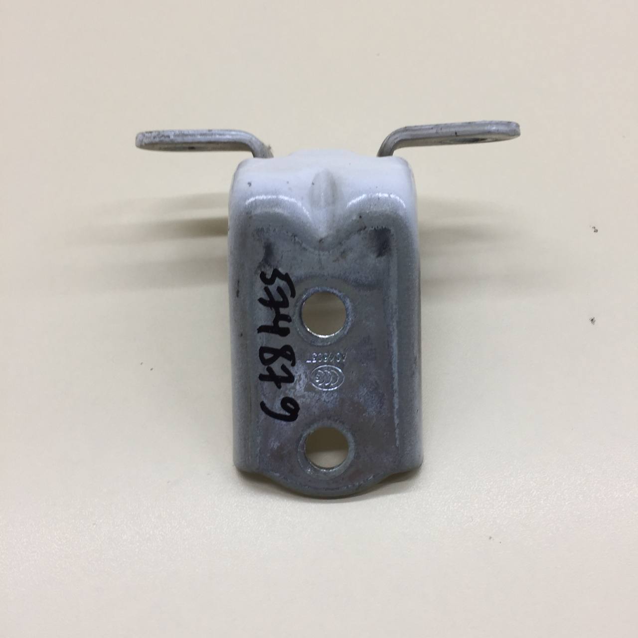 Петля двери передней правой нижняя Hyundai Elantra (CN7) 2020>