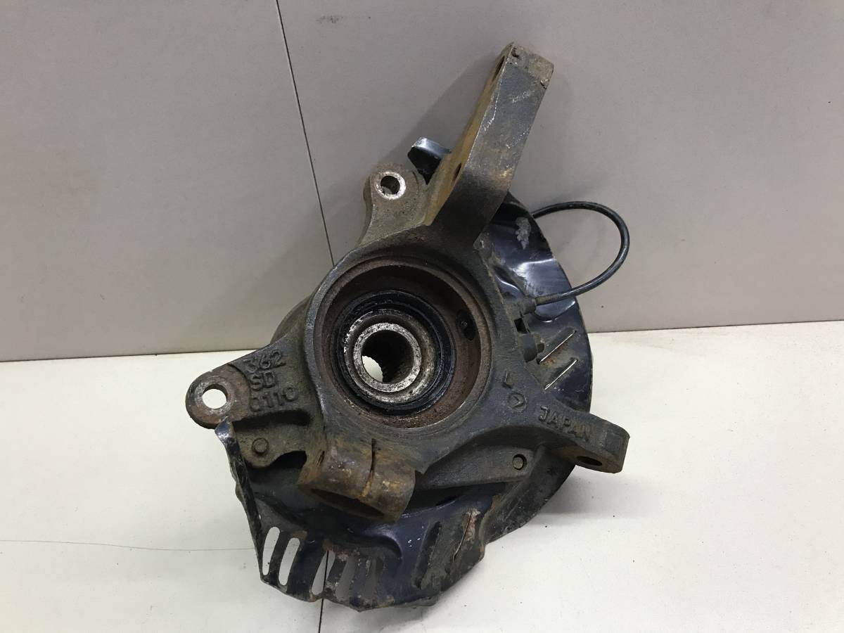 Кулак поворотный передний левый Subaru Impreza (G10) 1996-2000