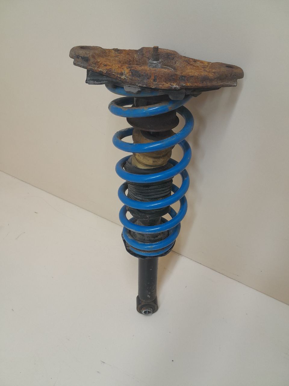 Амортизатор задний Nissan Almera Classic (B10) 2006-2013