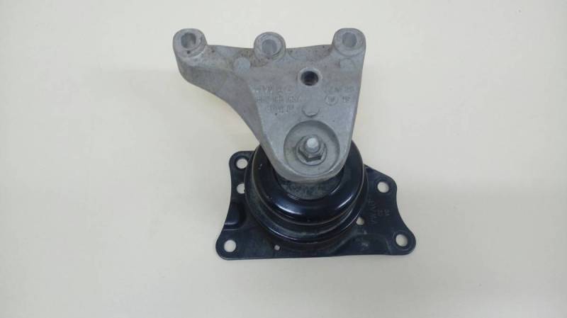 Опора двигателя правая Volkswagen Polo (MK5) 2011-2020 Опора двигателя правая Volkswagen Polo (MK5) 2011-2020