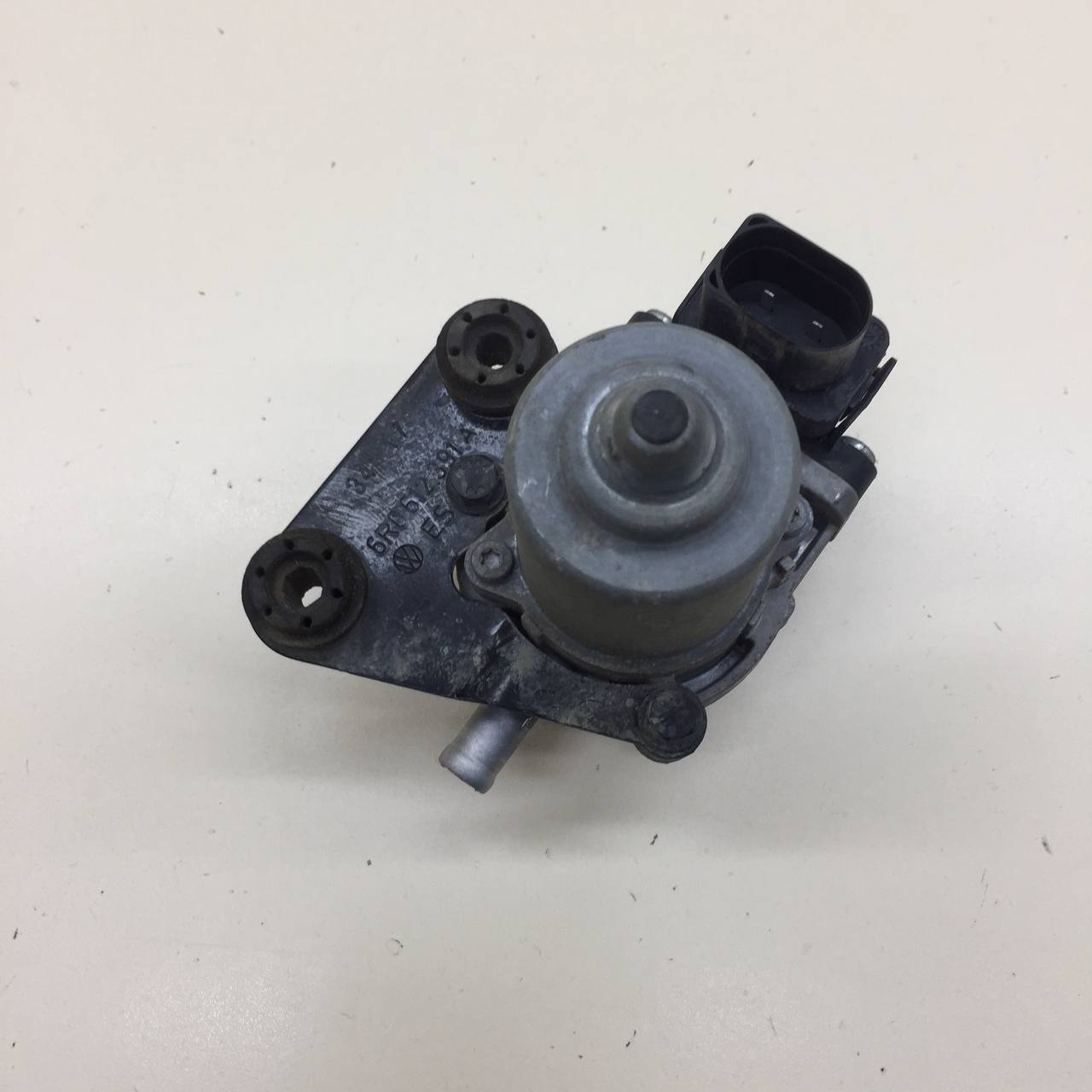 Насос вакуумный Volkswagen Polo (MK5) 2011-2020 Насос вакуумный Volkswagen Polo (MK5) 2011-2020