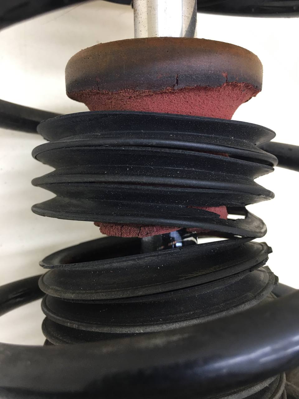 Амортизатор передний BMW 3-series F30/F31 2011>