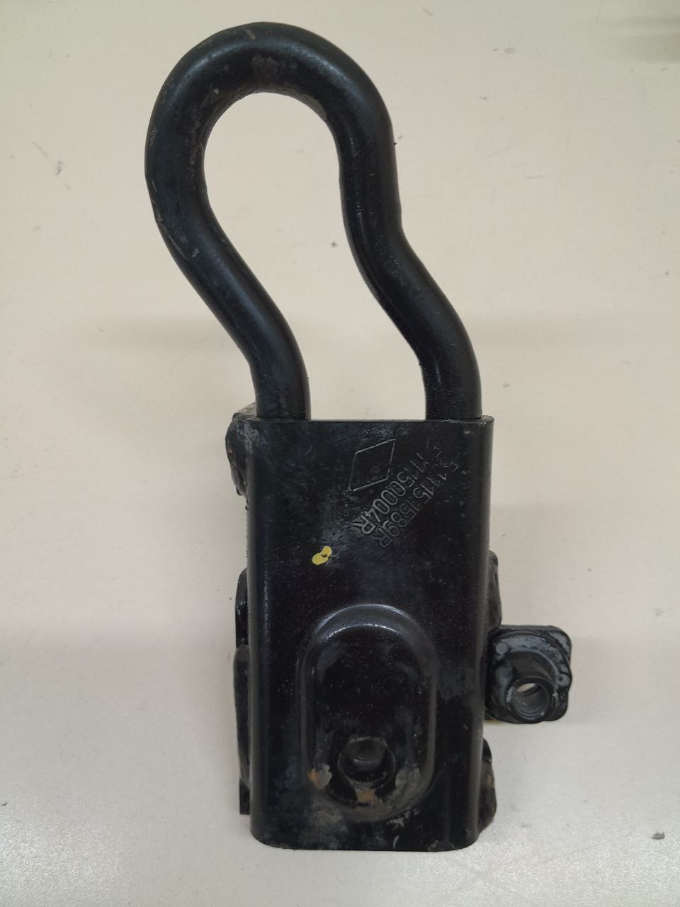 Крюк буксировочный Renault Duster (HSA, HSM) 2012>
