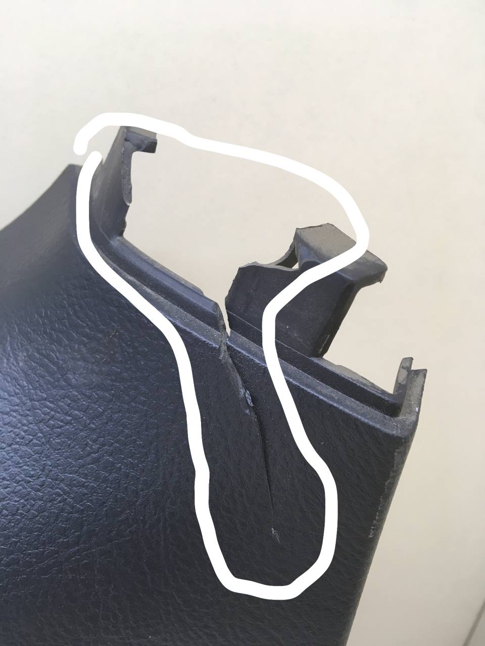 Обшивка двери багажника Toyota Rav 4 (A30) 2006-2013 Обшивка двери багажника Toyota Rav 4 (A30) 2006-2013
