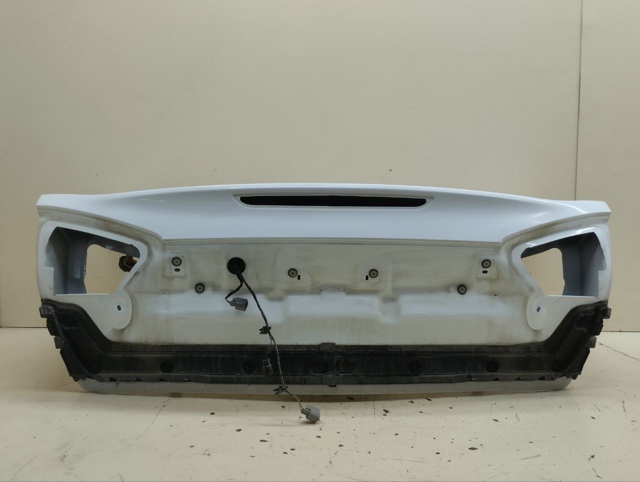 Крышка багажника Ford Mondeo 4 2007-2015 Крышка багажника Ford Mondeo 4 2007-2015