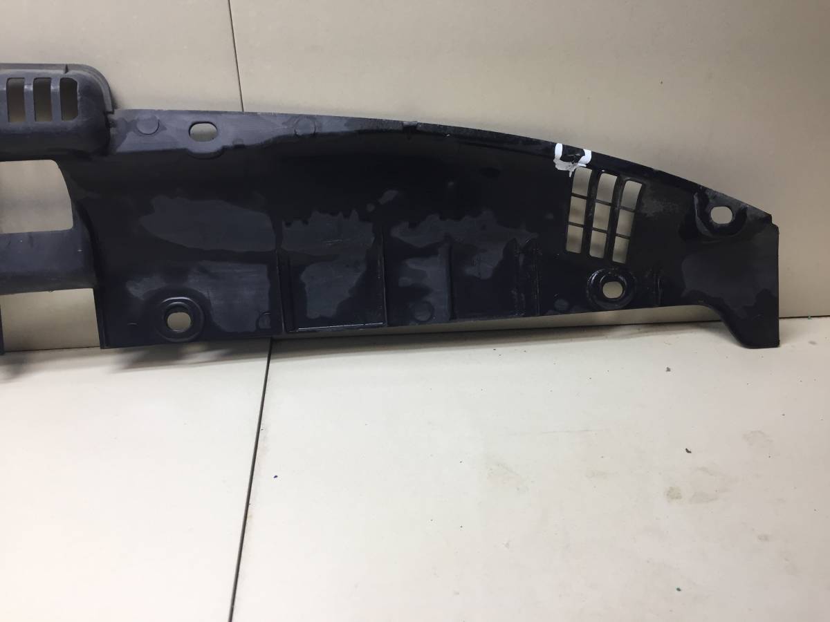 Кожух замка капота Honda Stream 2000-2006