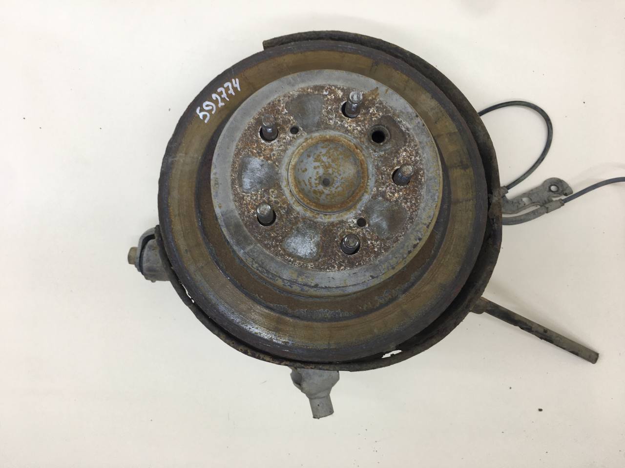 Кулак поворотный задний правый Toyota Camry (V30) 2001-2006 Кулак поворотный задний правый Toyota Camry (V30) 2001-2006