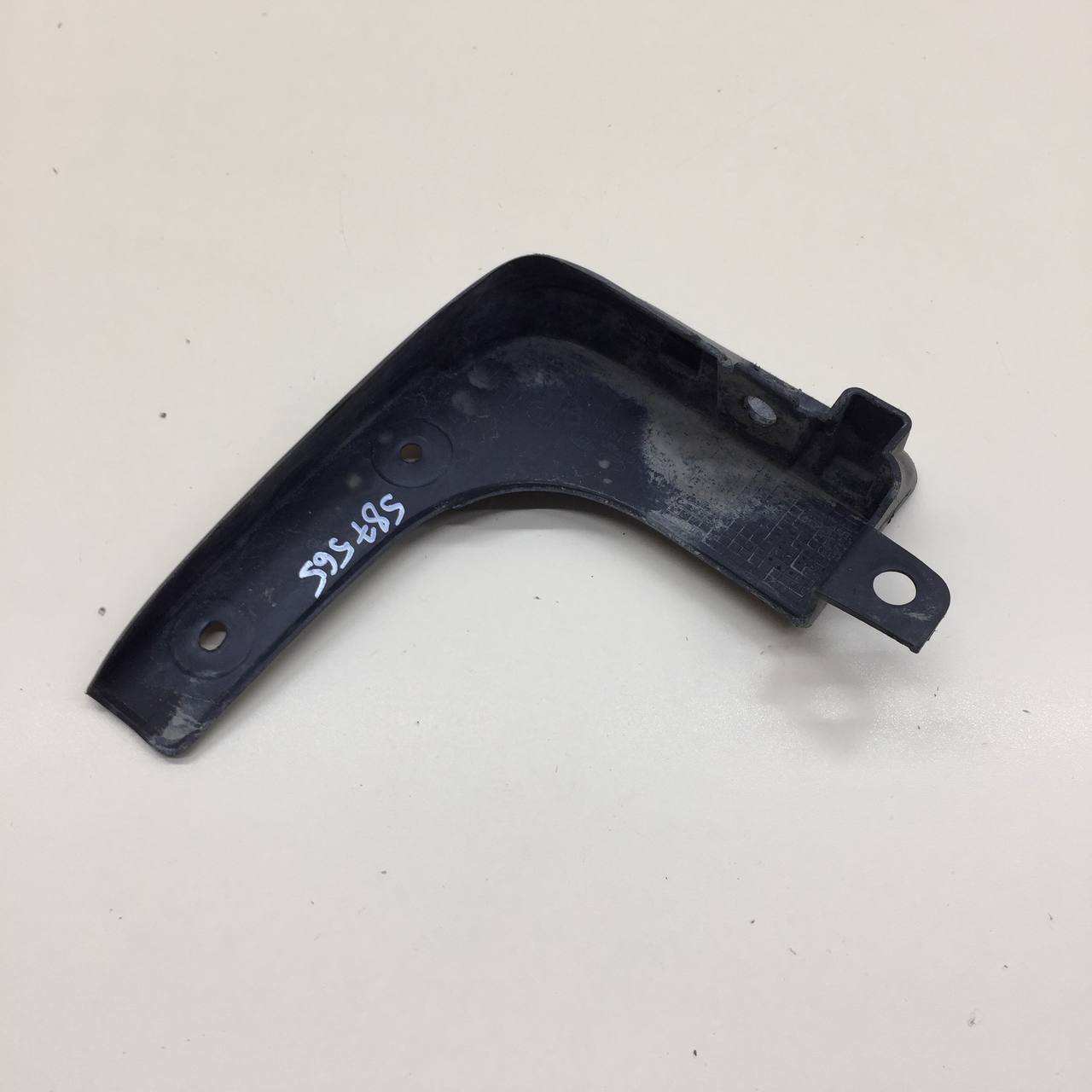 Брызговик передний правый Hyundai Solaris (RB) 2010-2017