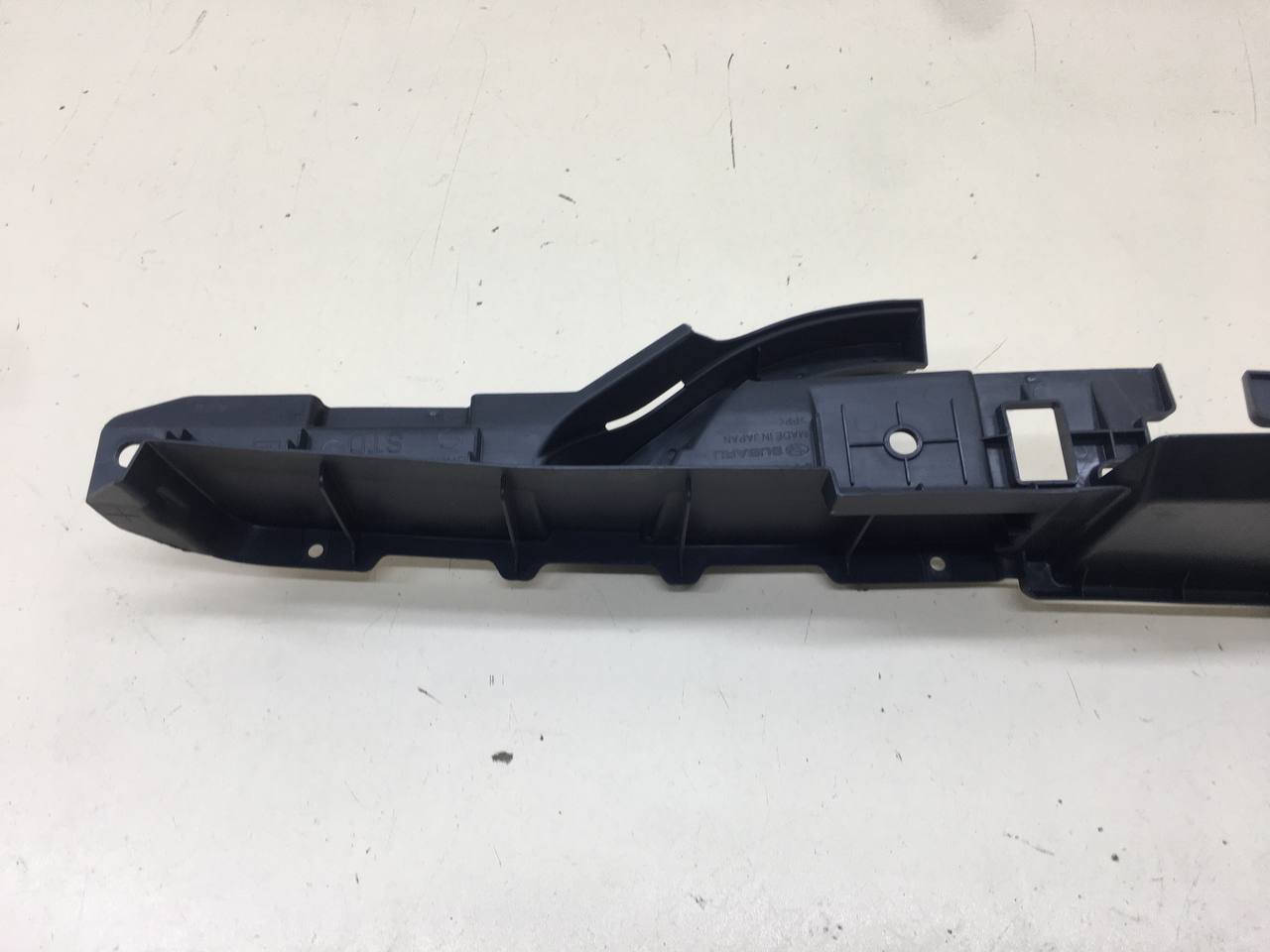 Кронштейн решетки радиатора Subaru Impreza (G13/G23) 2012-2016