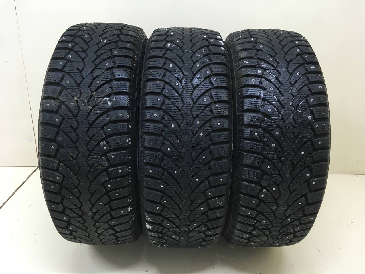 Шины R16 Зимние шипованные Formula ICE.