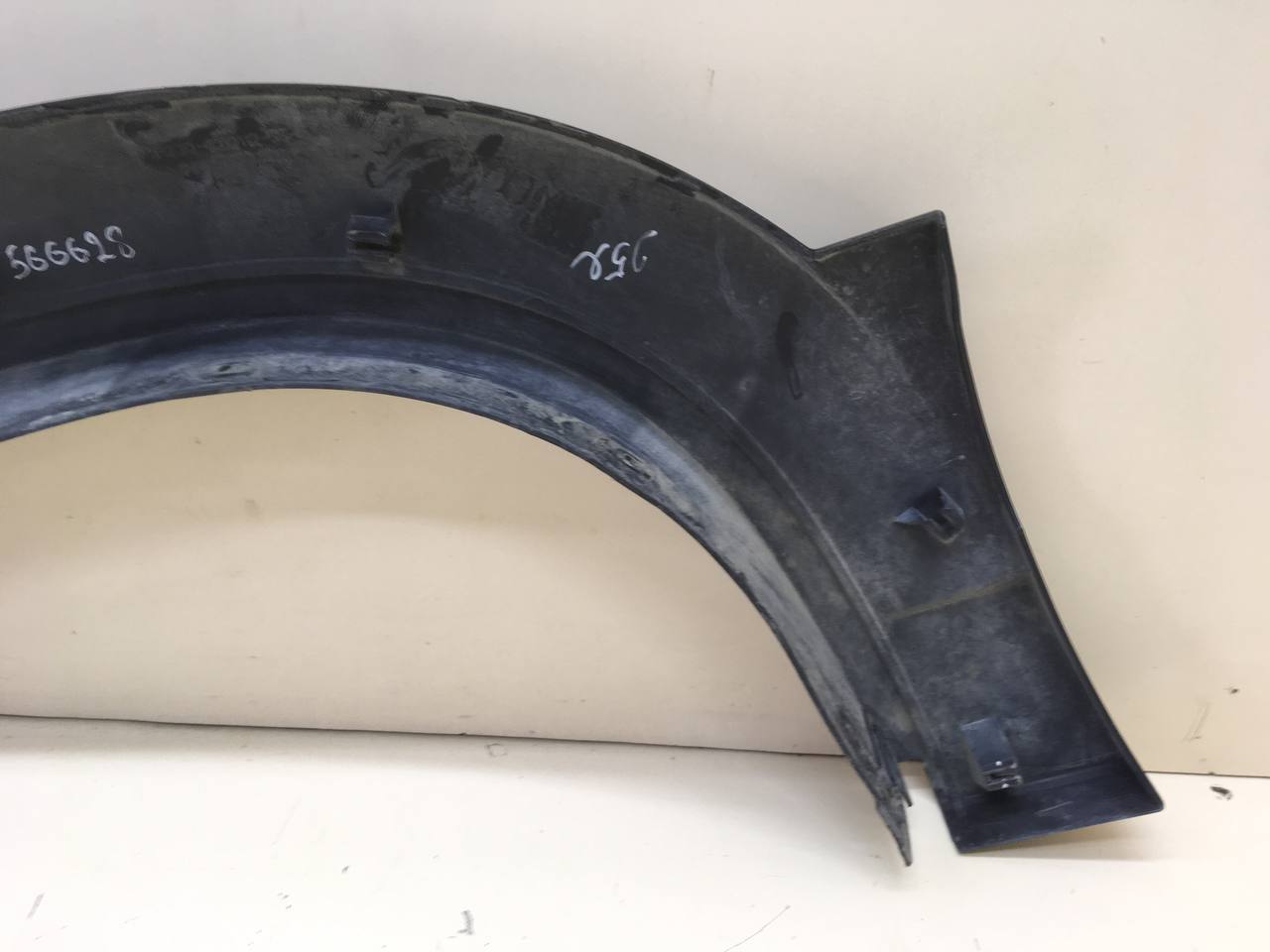 Накладка переднего крыла правого Chevrolet Niva 2009-2020
