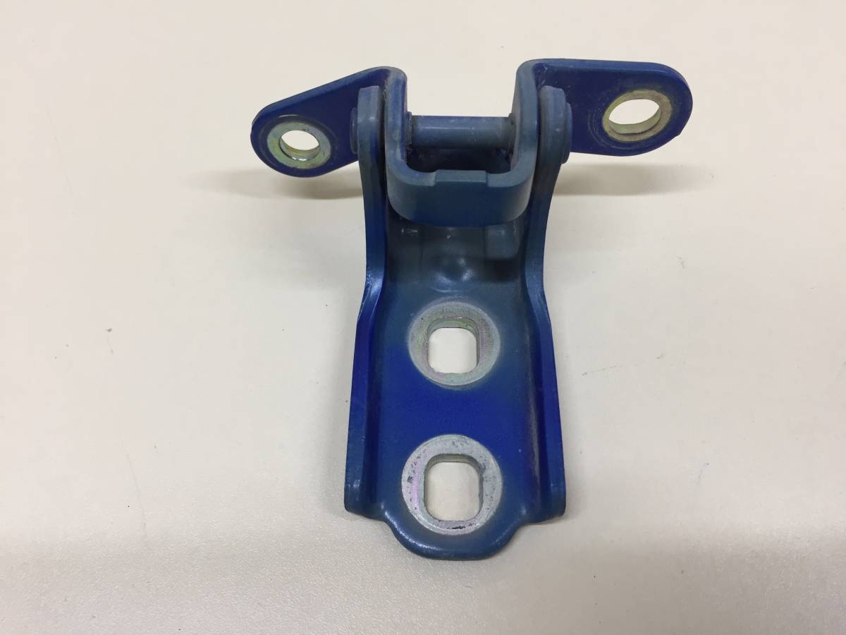 Петля двери передней левой верхняя Chevrolet Aveo T300 2011>