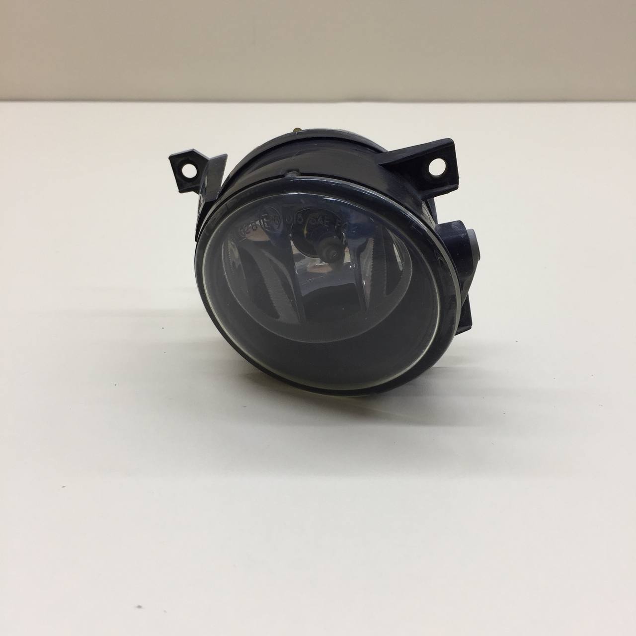 Фара противотуманная правая Volkswagen Tiguan (5N1) 2007-2011 Фара противотуманная правая Volkswagen Tiguan (5N1) 2007-2011