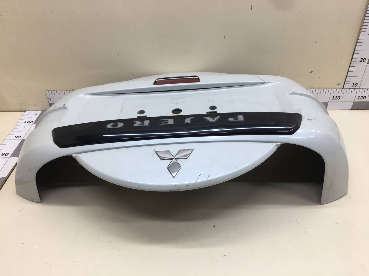 Накладка крышки багажника Mitsubishi Pajero/Montero 4 (V8, V9) 2007>