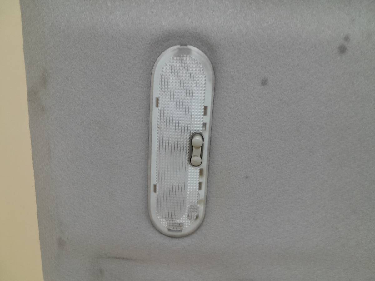 Обшивка потолка Renault Sandero 2009-2014