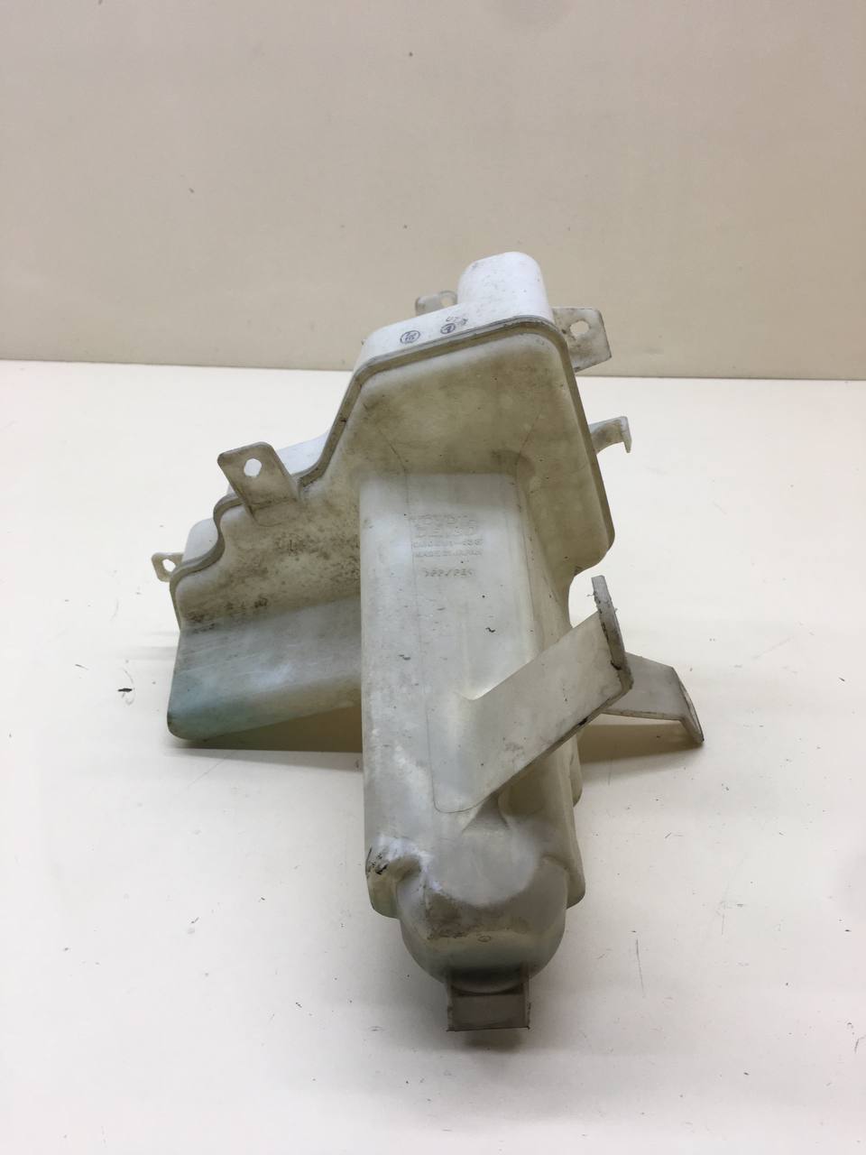 Бачок омывателя лобового стекла Toyota Rav 4 (XA40) 2013-2019