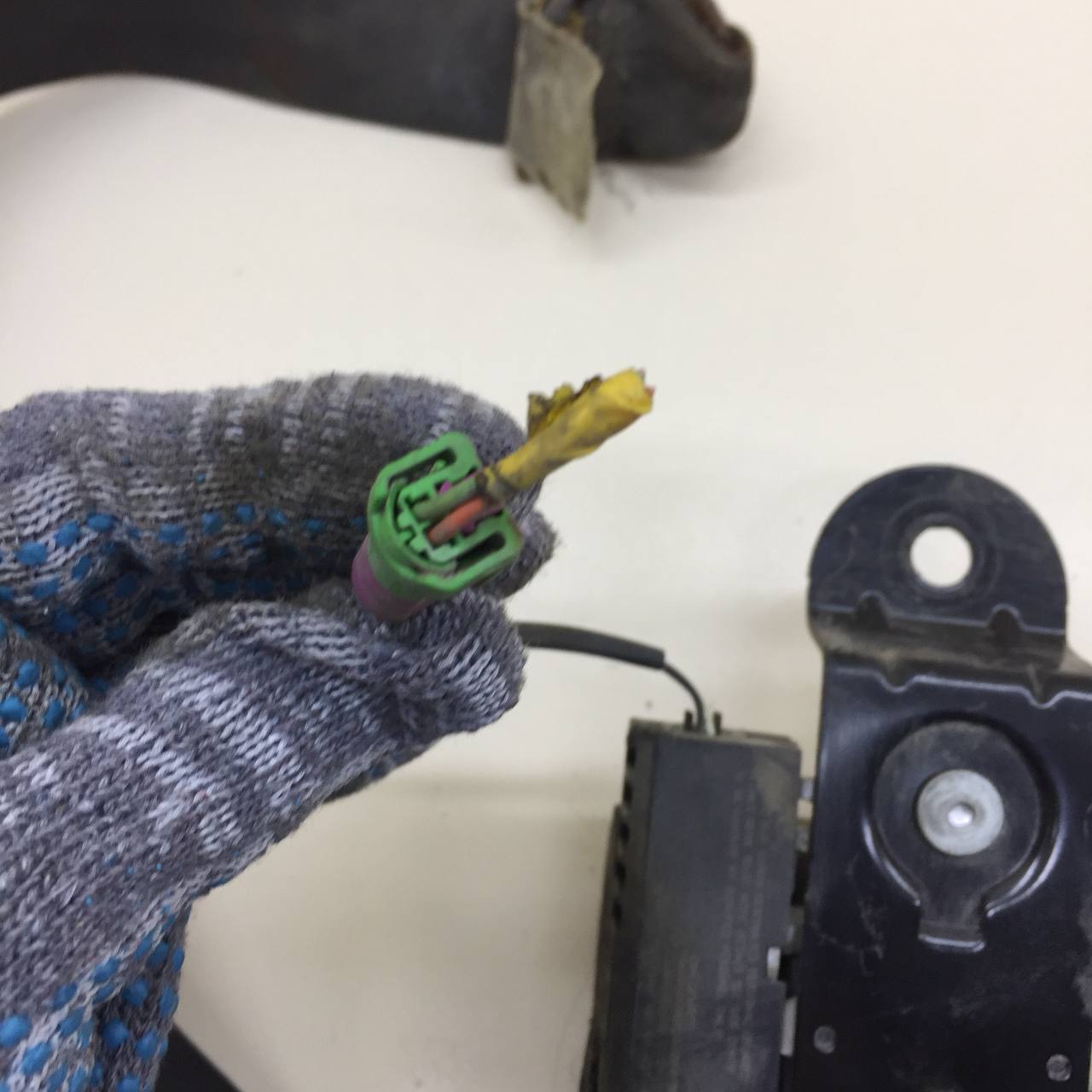 Ремень безопасности с пиропатроном Chevrolet Aveo T250 2005-2011