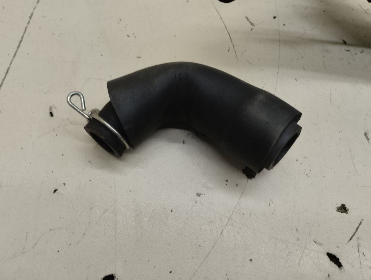 Патрубок радиатора охлаждения Toyota Land Cruiser Prado (J150) 2009-2022 Патрубок радиатора охлаждения Toyota Land Cruiser Prado (J150) 2009-2022