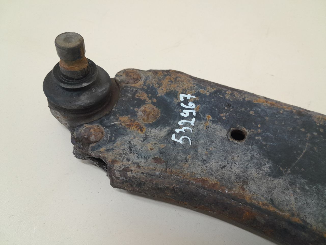 Рычаг передний левый Ford Fiesta (MK5) 2002-2008