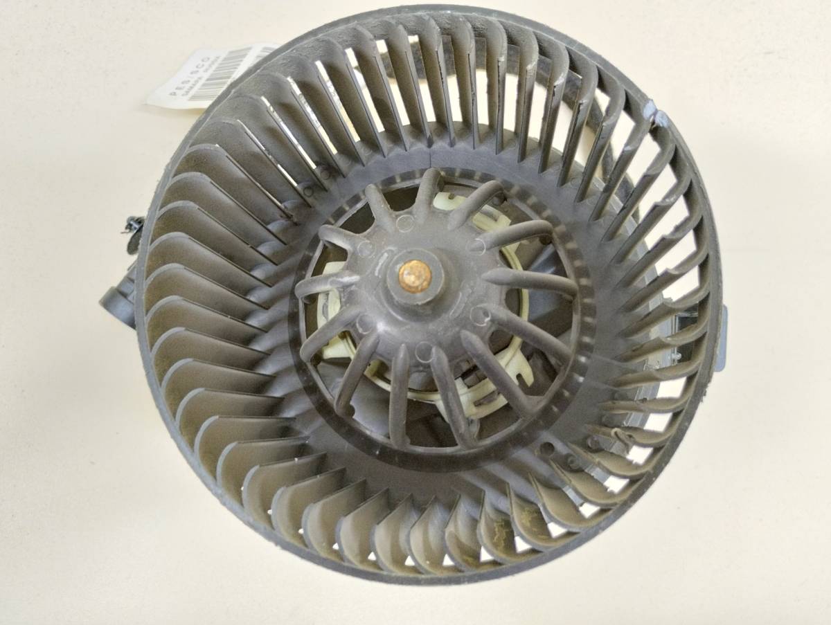 Моторчик отопителя Renault Duster (HSA, HSM) 2012> Моторчик отопителя Renault Duster (HSA, HSM) 2012>