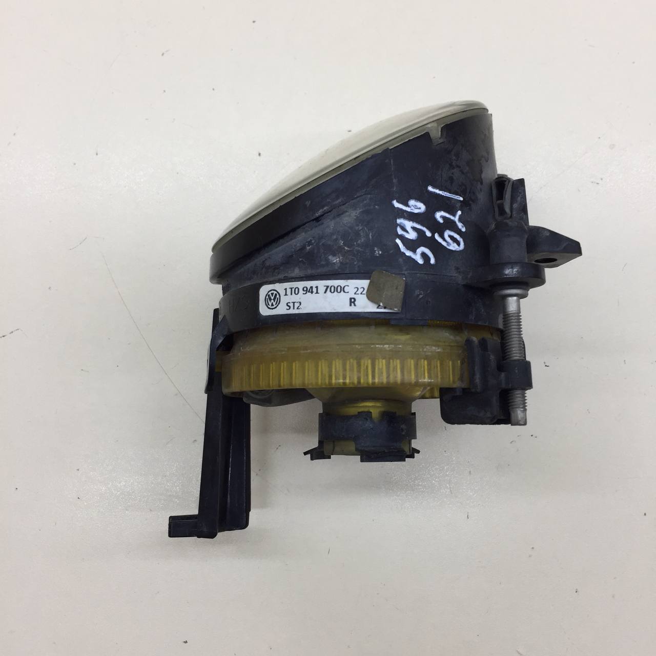 Фара противотуманная правая Volkswagen Tiguan (5N1) 2007-2011