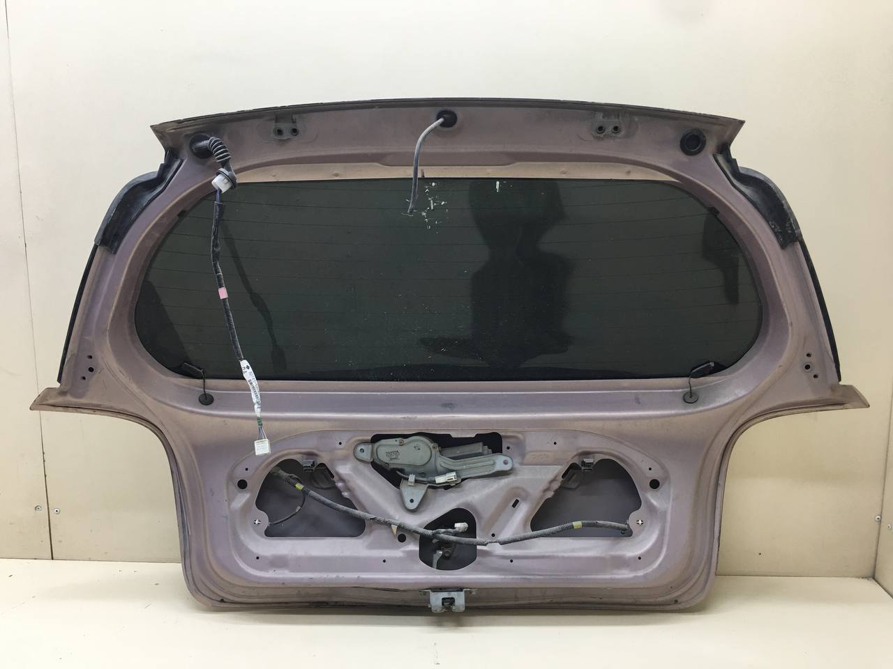 Дверь багажника со стеклом Toyota Vitz (P10) 1999-2005