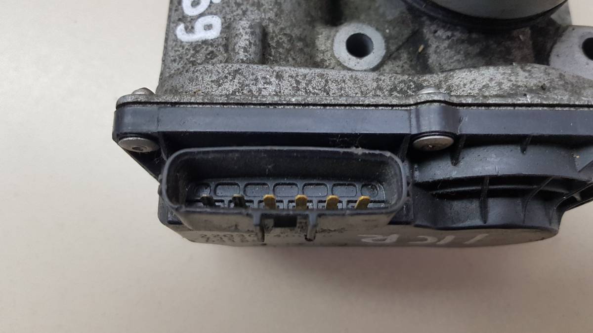 Заслонка дроссельная электрическая Toyota Vitz P90 2005-2011