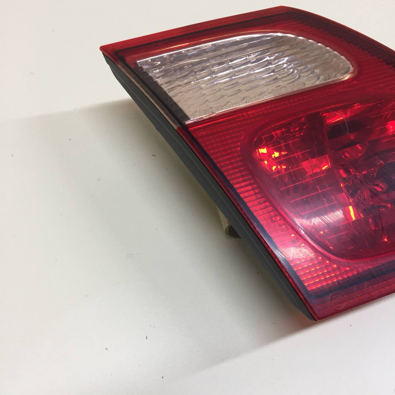 Фонарь задний внутренний левый Nissan Almera (N16) 2000-2006