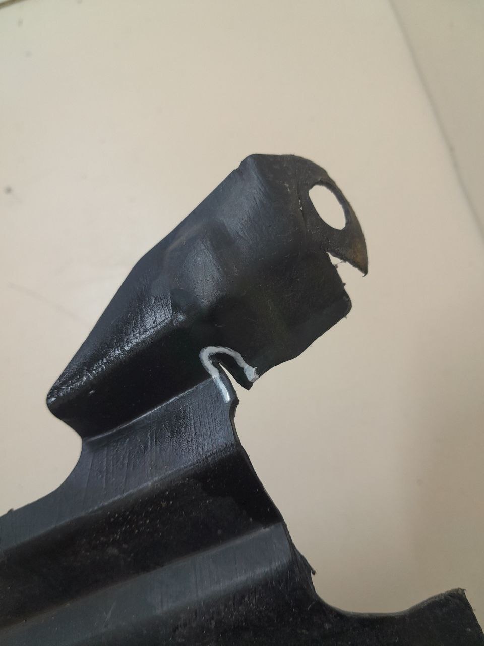 Локер передний левый Nissan Almera (N16) 2000-2006