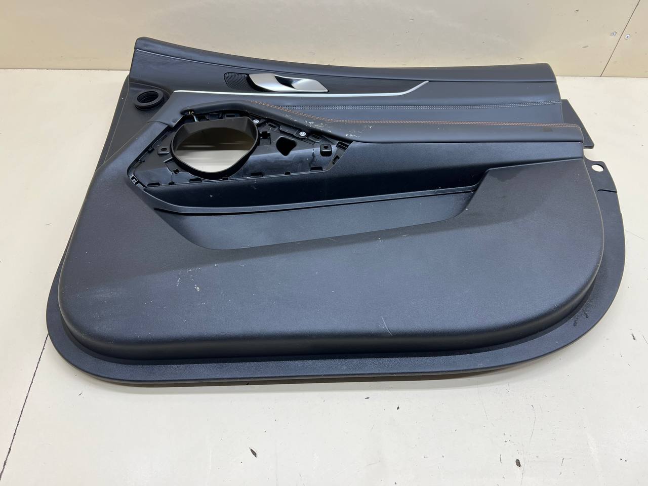 Обшивка двери передней правой Changan UNI-K 2020>