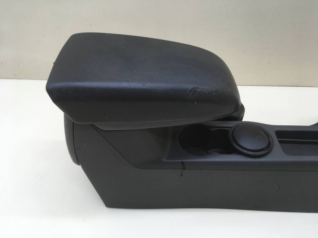 Консоль центральная Ford Focus 2 (DA) 2005-2008 Консоль центральная Ford Focus 2 (DA) 2005-2008