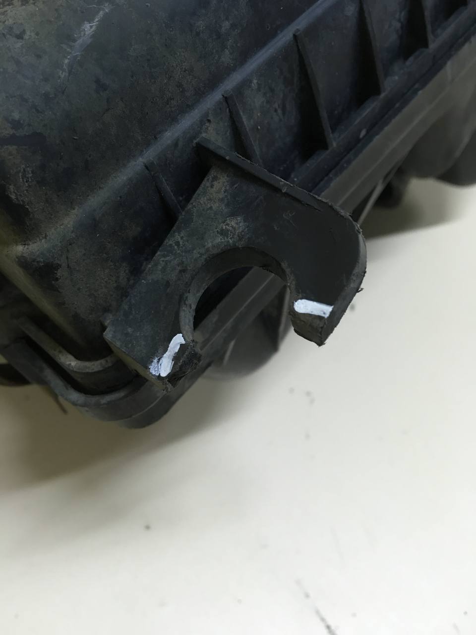 Корпус воздушного фильтра Kia Sephia 2001-2004