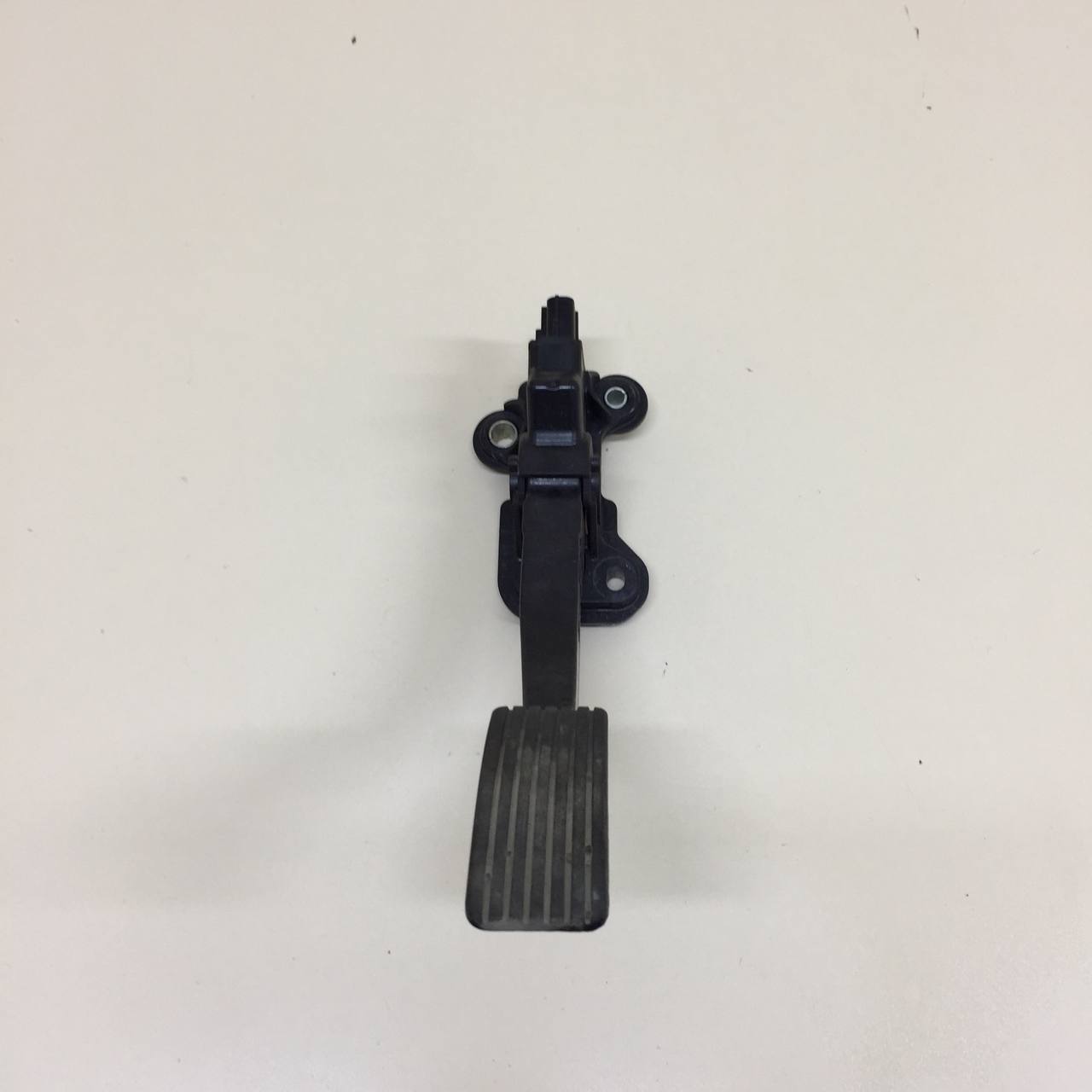 Педаль газа Mitsubishi Lancer X (CX, CY) 2007> Педаль газа Mitsubishi Lancer X (CX, CY) 2007>