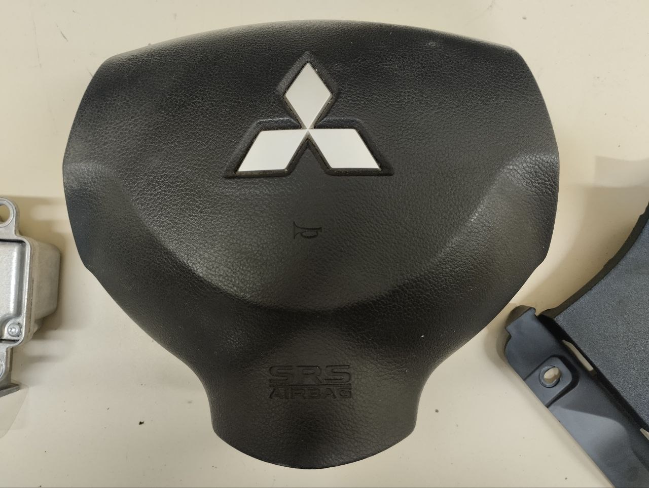 Подушка безопасности (комплект) Mitsubishi Lancer X (CX, CY) 2007> Подушка безопасности (комплект) Mitsubishi Lancer X (CX, CY) 2007>