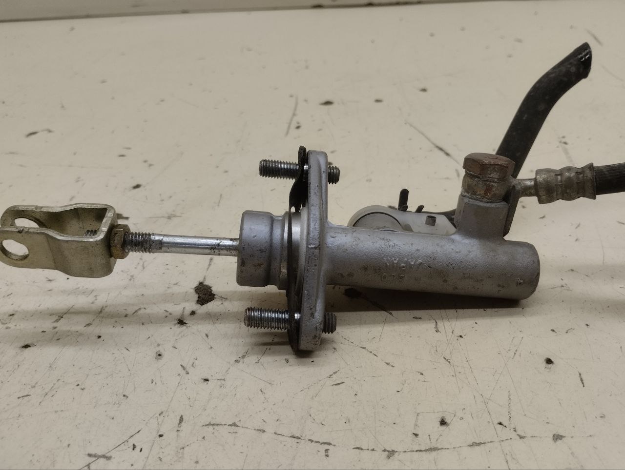 Цилиндр сцепления главный Mitsubishi Lancer 9  (CS/Classic) 2000-2011