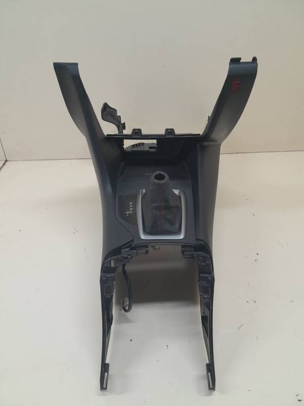Консоль центральная Mazda Mazda 3 (BM) 2013-2016 Консоль центральная Mazda Mazda 3 (BM) 2013-2016