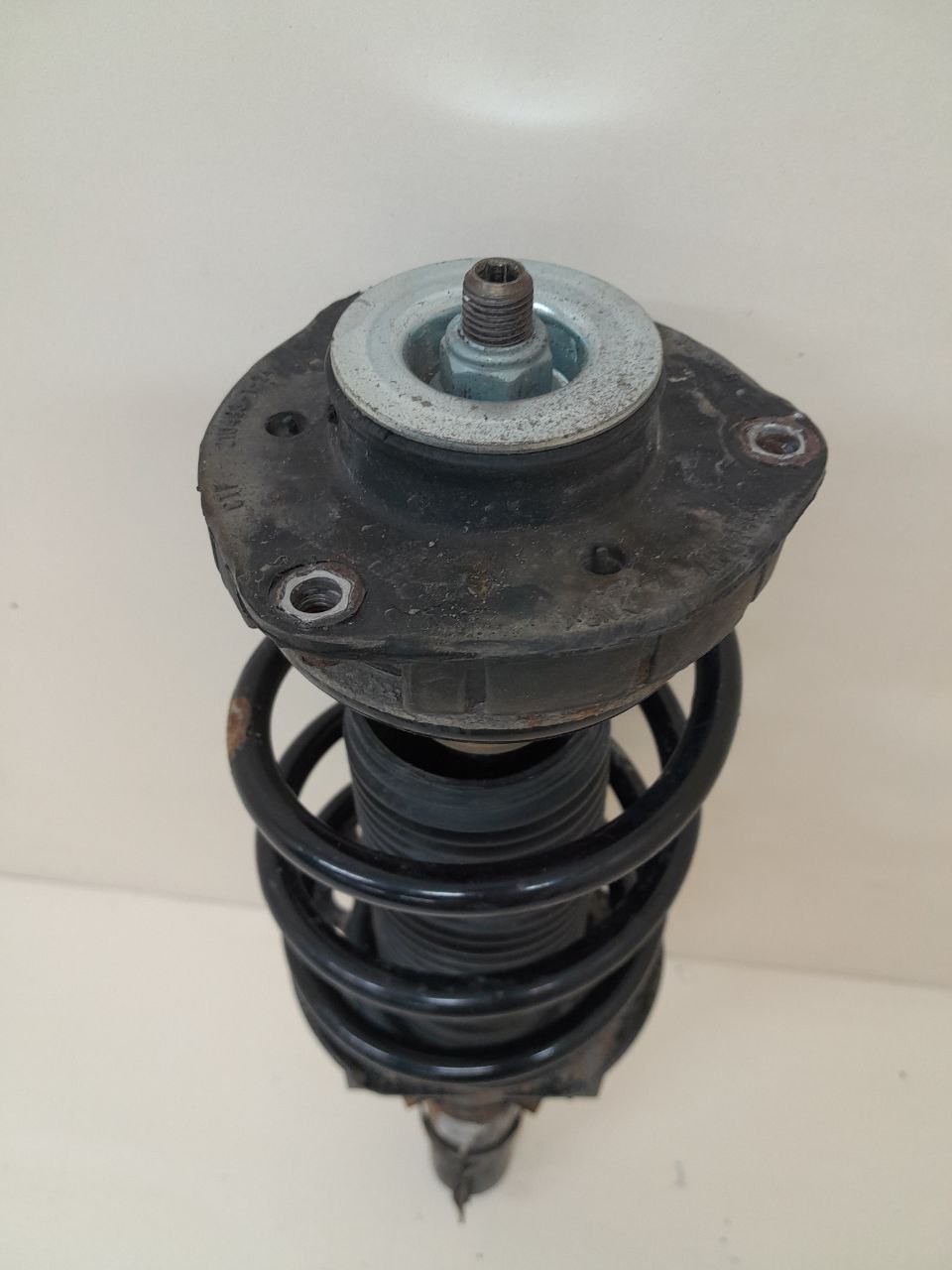 Амортизатор передний Skoda Fabia (5J) 2007-2014