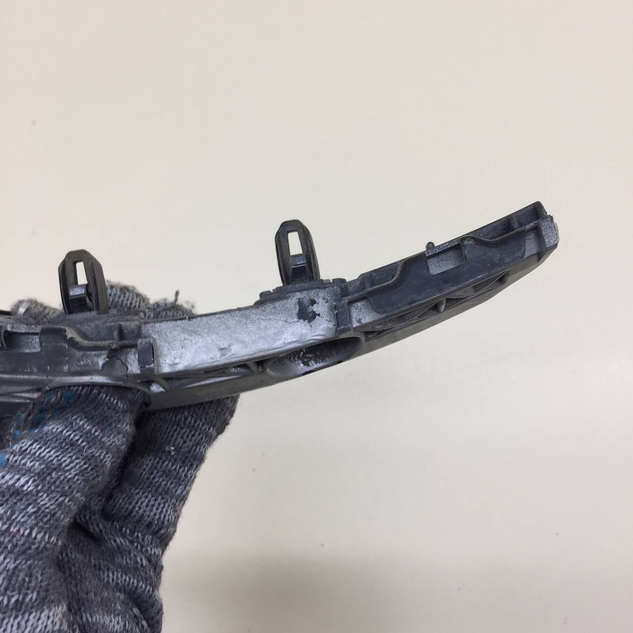 Кронштейн заднего бампера правый Toyota Rav 4 (A30) 2006-2013