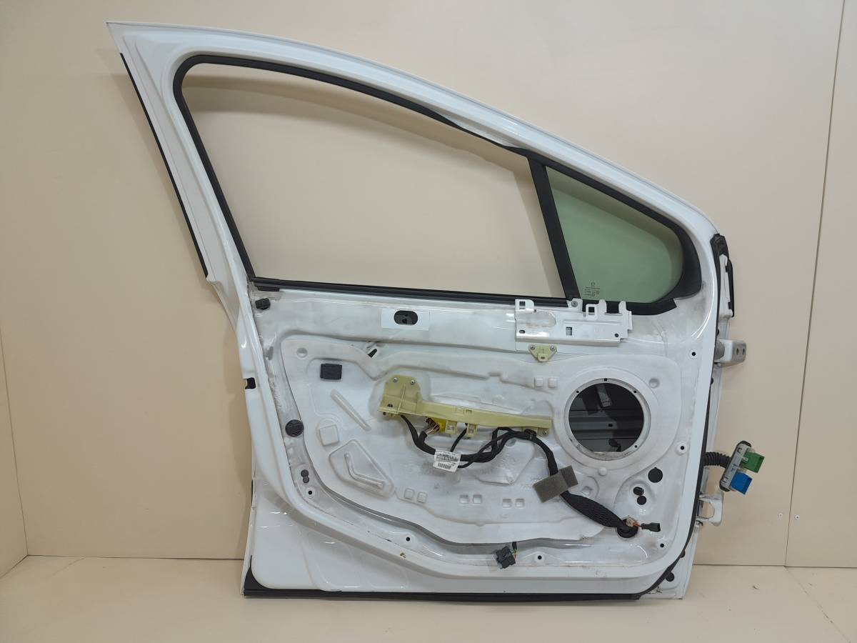 Дверь передняя левая Peugeot 308 2007>