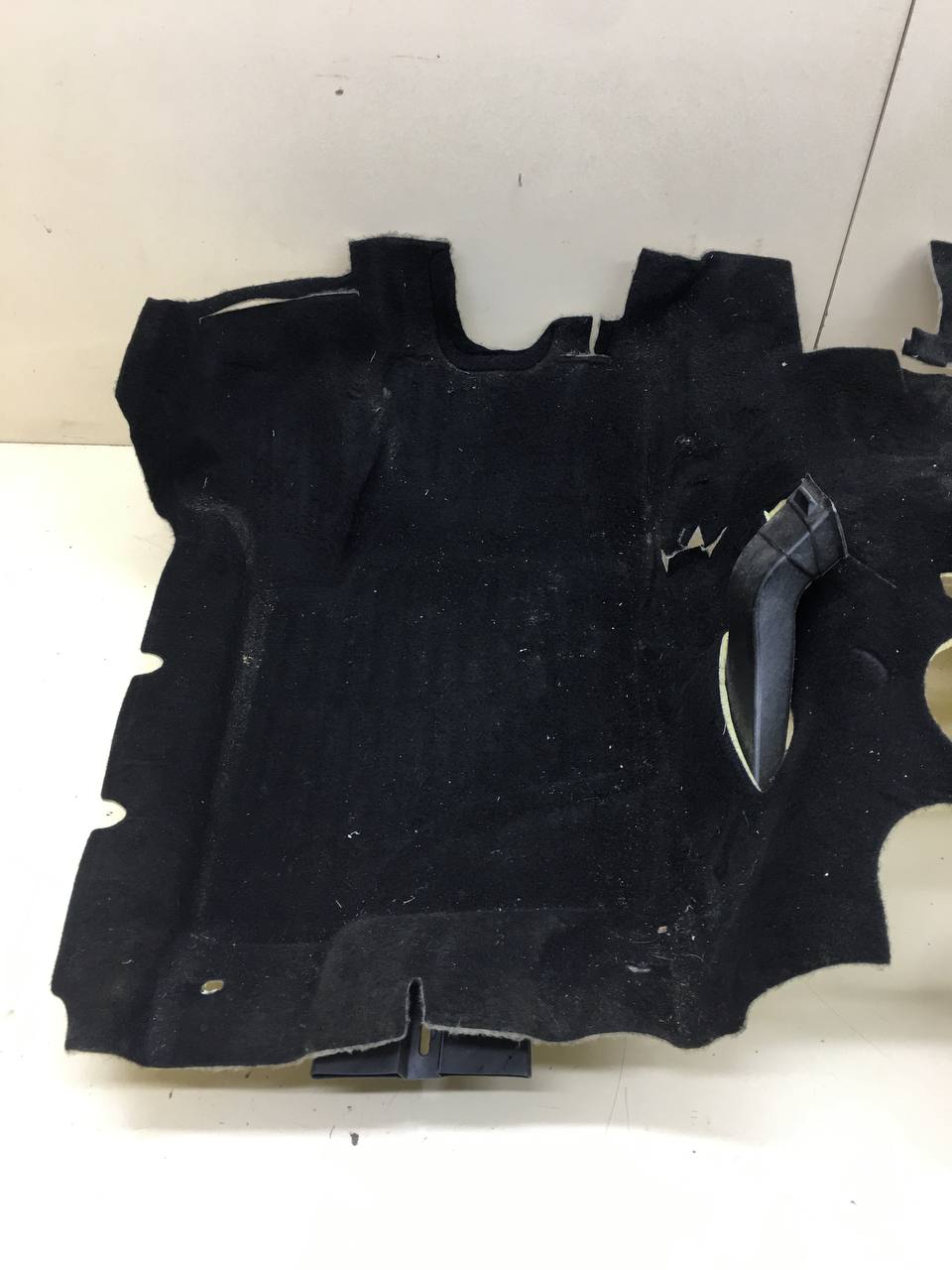 Покрытие напольное (ковролин) Lada  Niva Travel 2020>