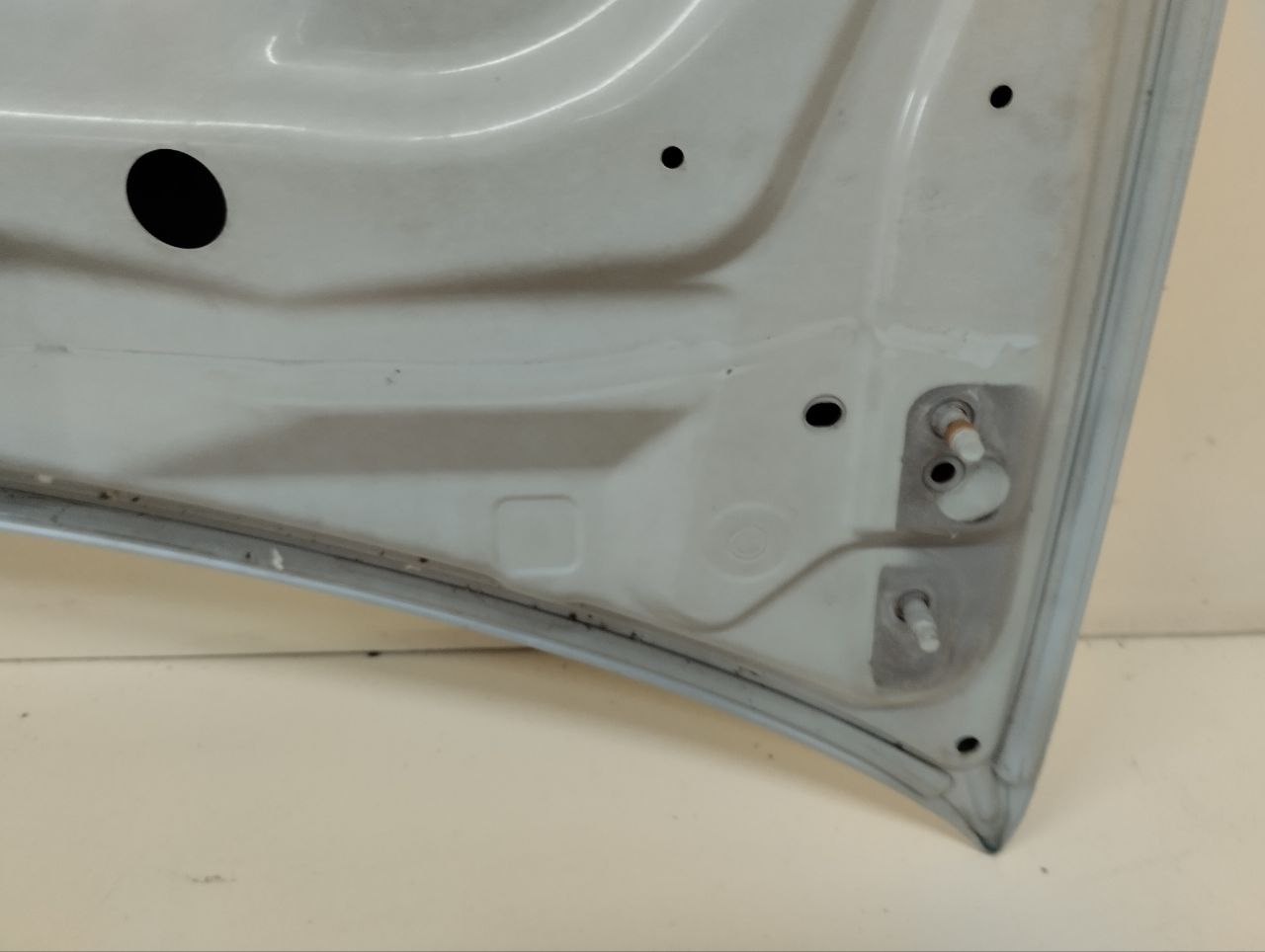 Капот Nissan Almera Classic (B10) 2006-2013 Капот Nissan Almera Classic (B10) 2006-2013