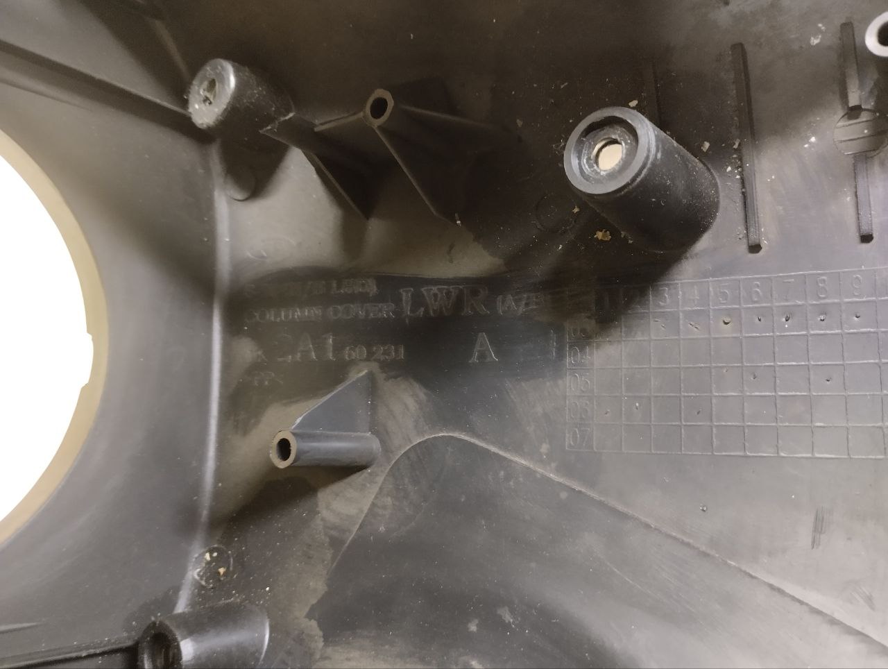 Кожух рулевой колонки Kia Spectra (SD) 2004-2011 Кожух рулевой колонки Kia Spectra (SD) 2004-2011