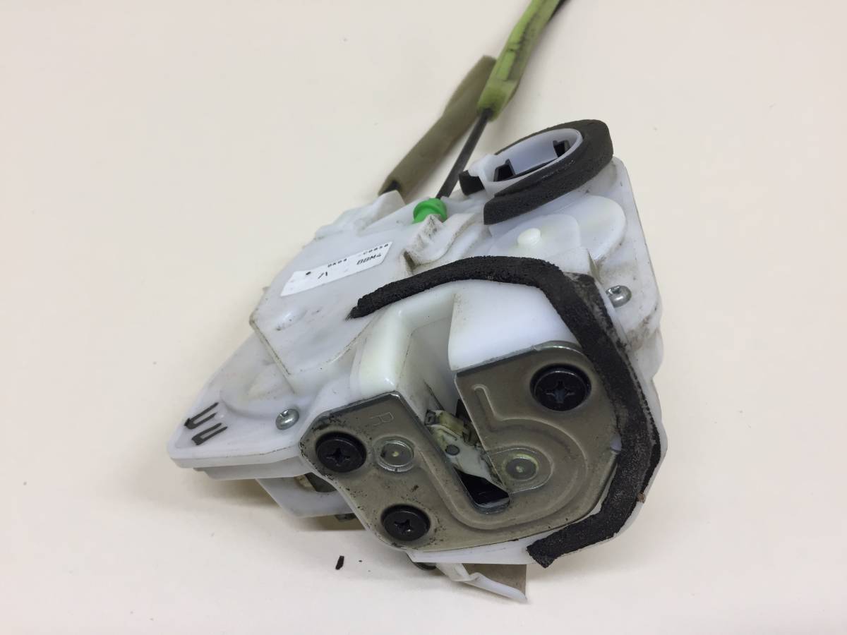 Замок двери передней правой Mazda Mazda 3 (BL) 2009-2013