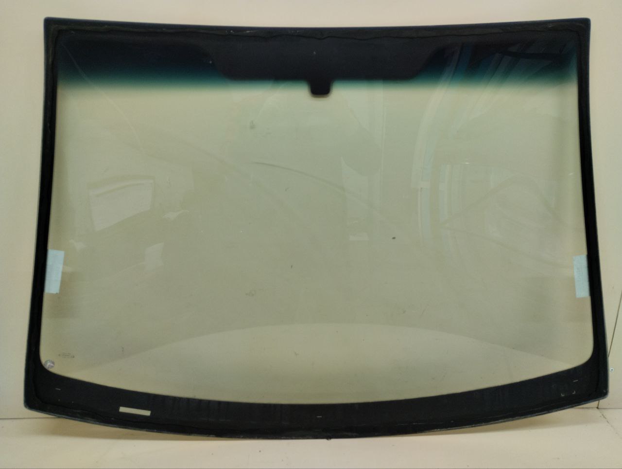 Стекло лобовое (ветровое) Ford Fiesta (MK5) 2002-2008