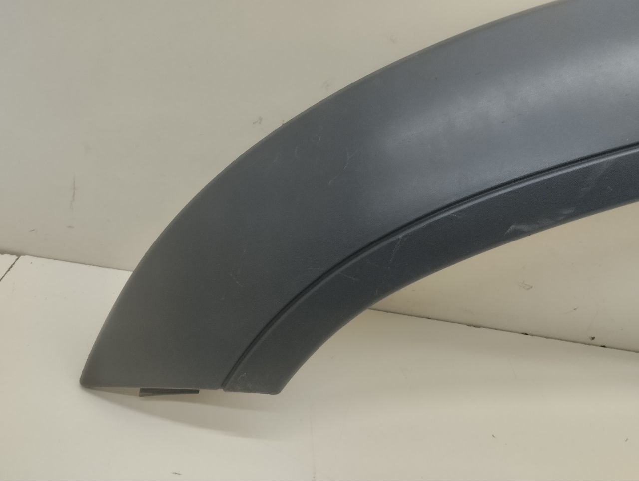 Накладка переднего крыла левого Chevrolet Niva 2009-2020