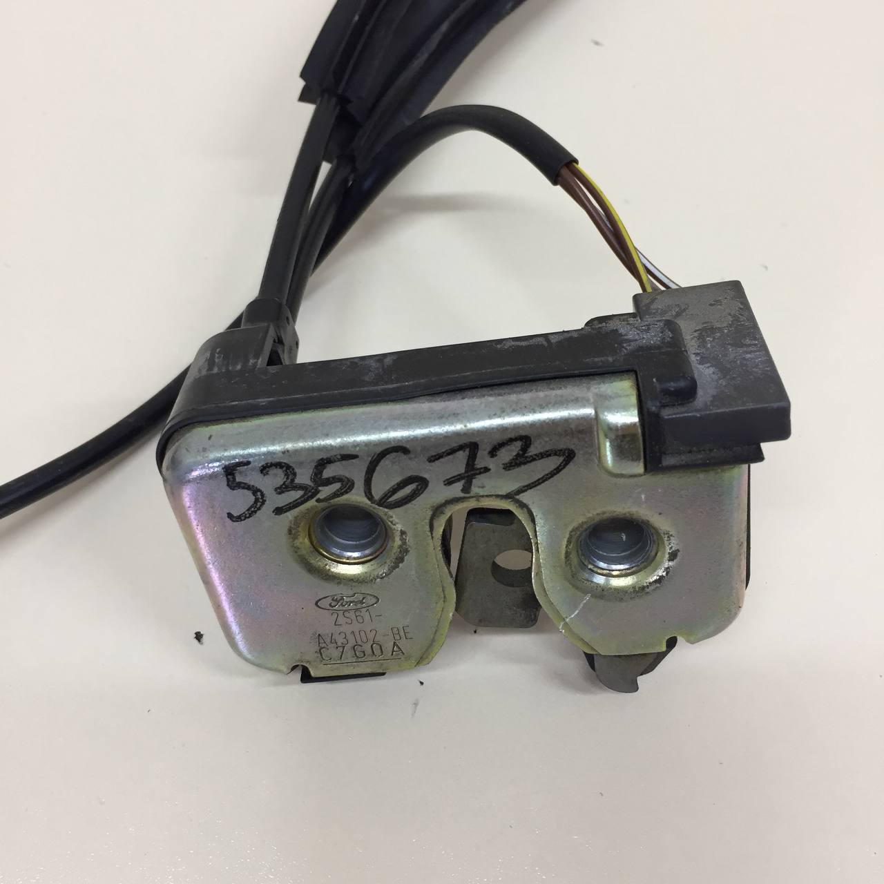 Замок багажника Ford Fusion (JU) 2002-2012 Замок багажника Ford Fusion (JU) 2002-2012