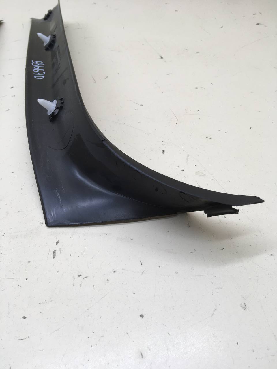 Обшивка стойки Chevrolet Niva 2009-2020