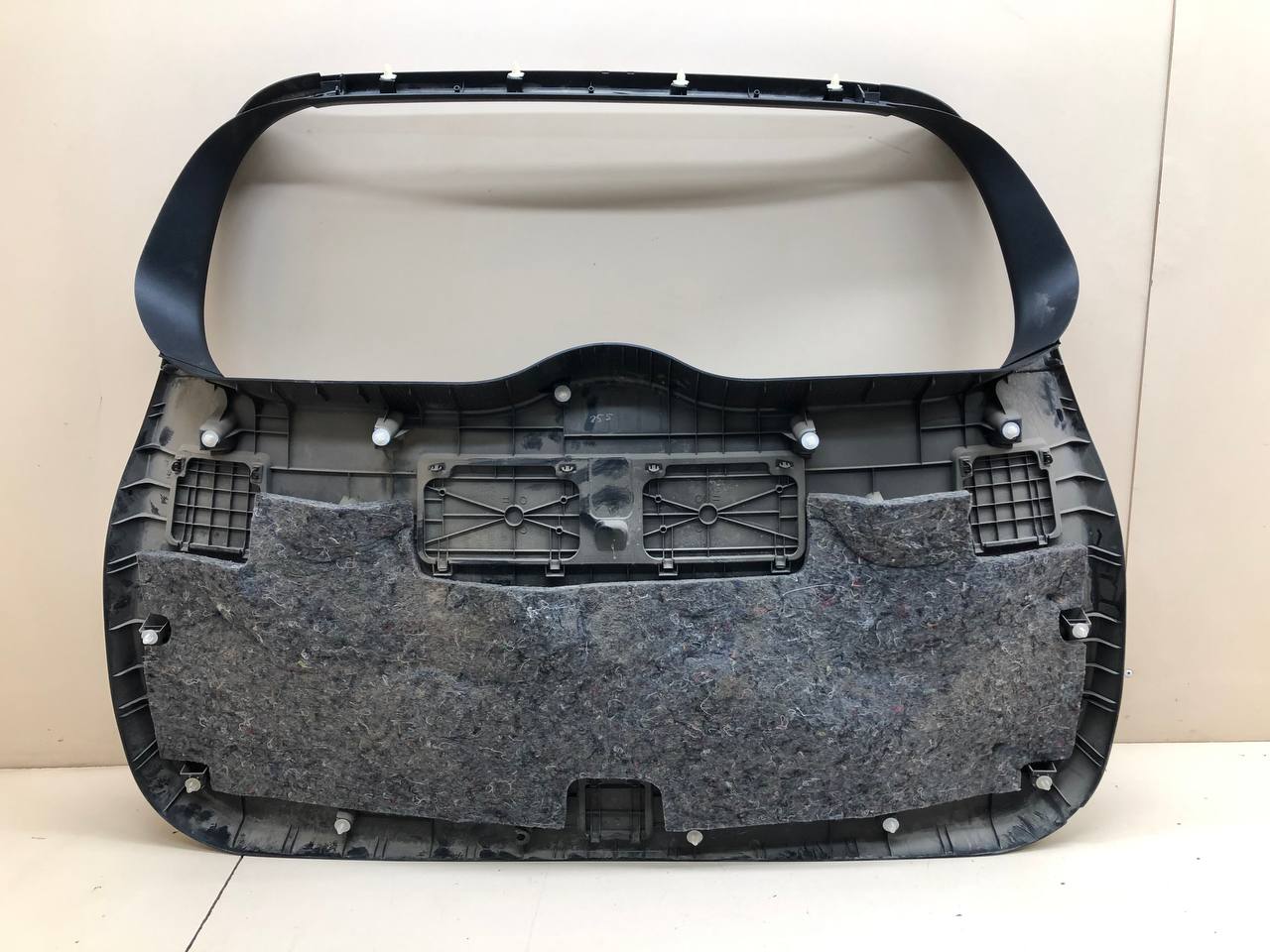 Обшивка двери багажника Toyota Rav 4 (XA40) 2013-2019